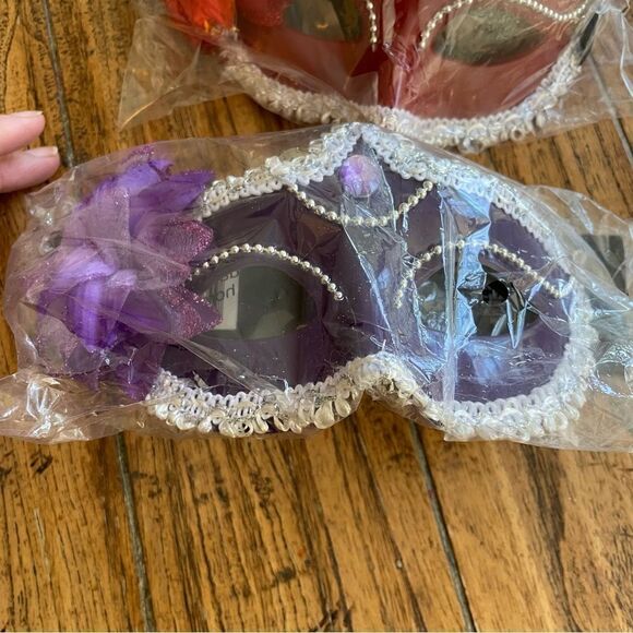 Set of 3 Adult Fancy Dress/ Mardi Gras Masques - Picture 2 of 8